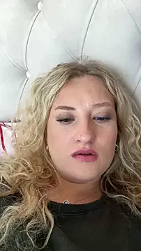 Snapshot of MileySummer chatting on 23, 9, 2025 MileySummer online show from 23, 9, 2025