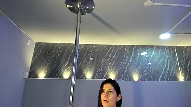 SarahDeyvis online show from 4, 2, 2025