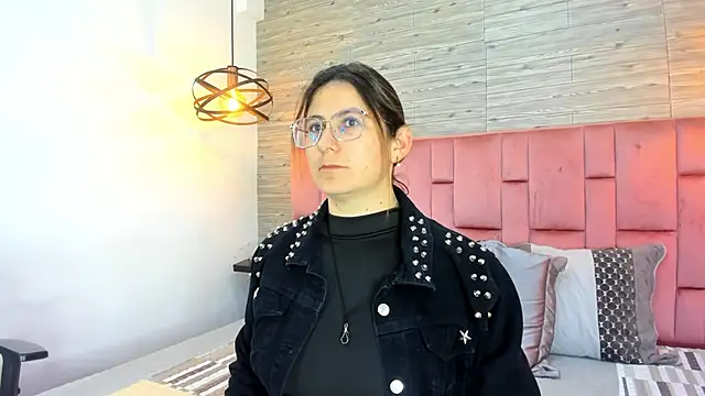 SarahDeyvis online show from 8, 10, 2025