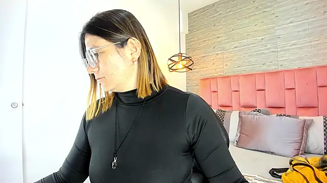 SarahDeyvis online show from 17, 10, 2025