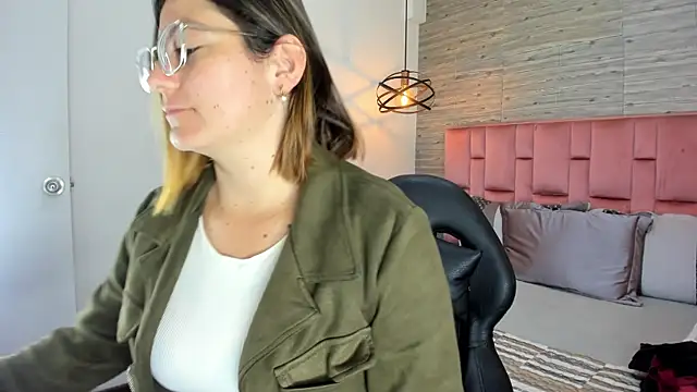 SarahDeyvis online show from 22, 10, 2025