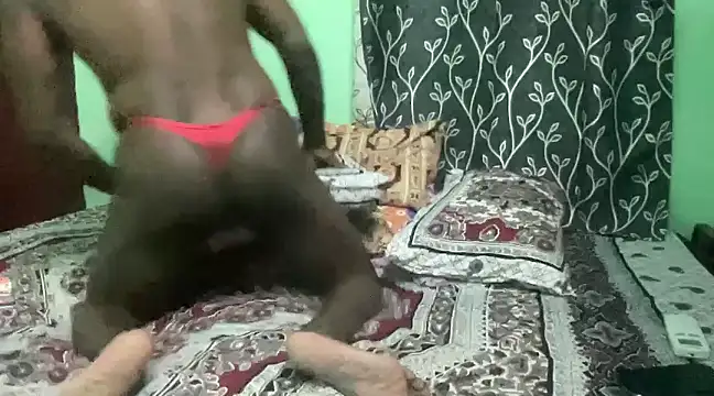Indian-Drag-Queen online show from 20, 1, 2025