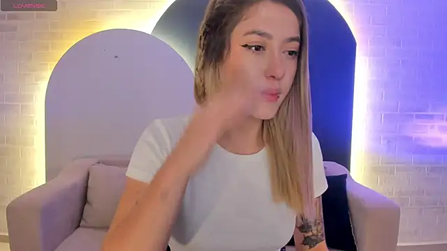 EveBensonX online show from 19, 3, 2025