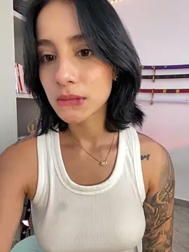 Ale Lewis online show from 5, 3, 2025