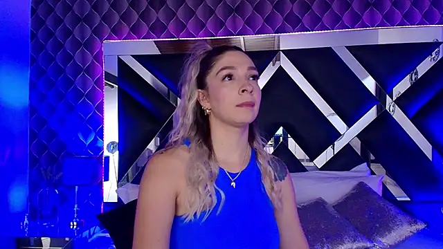 victoriaa lee  online show from 12, 9, 2025