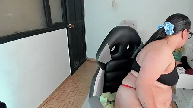 Snapshot of smile_sweetpao chatting on 3, 10, 2025 smile sweetpao online show from 3, 10, 2025