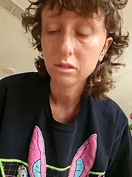 mossy kiss online show from 23, 10, 2025