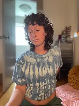 mossy kiss online show from 5, 4, 2026