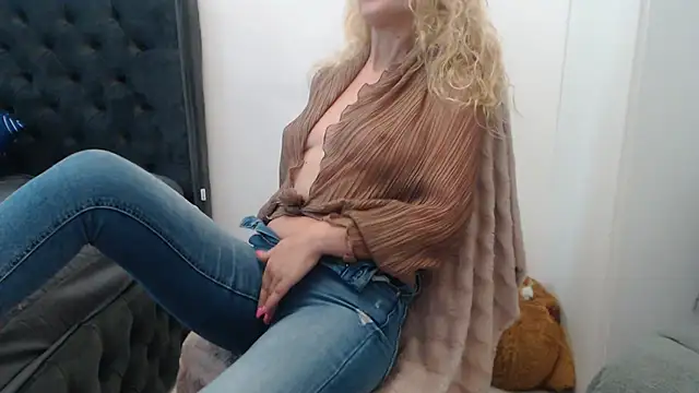 mesexylady34 online show from 3, 7, 2026