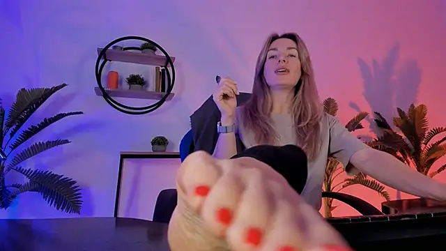 RebeccaMartinez online show from 19, 1, 2025