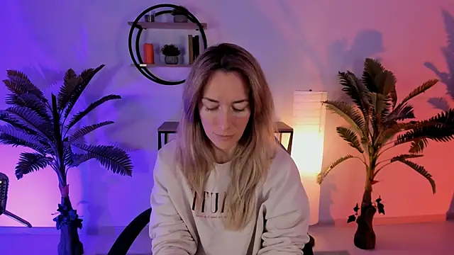 RebeccaMartinez online show from 20, 1, 2025