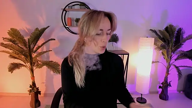 RebeccaMartinez online show from 1, 2, 2025