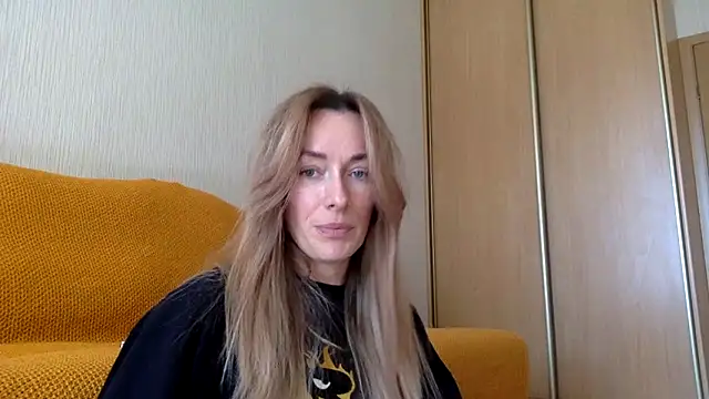 RebeccaMartinez online show from 23, 3, 2025