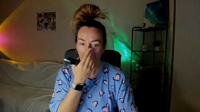 RebeccaMartinez online show from 24, 11, 2025