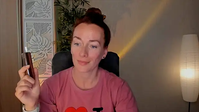 Snapshot of RebeccaMartinez chatting on 19, 7, 2026 RebeccaMartinez online show from 19, 7, 2026