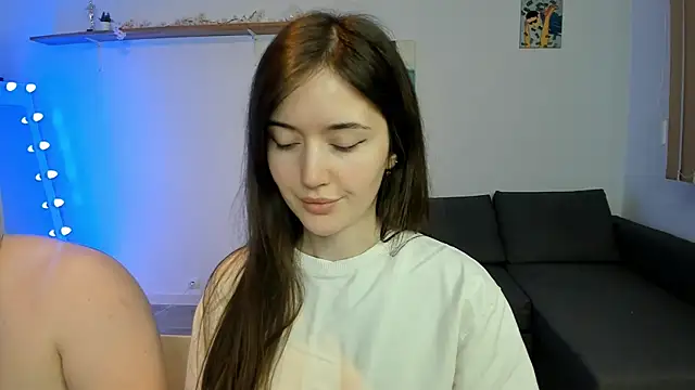 PollyFlame online show from 2, 4, 2026