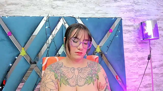 Snapshot of DEVA_BLUE_ chatting on 11, 12, 2024 DEVA BLUE  online show from 11, 12, 2024