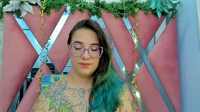 Snapshot of DEVA_BLUE_ chatting on 8, 1, 2025 DEVA BLUE  online show from 8, 1, 2025