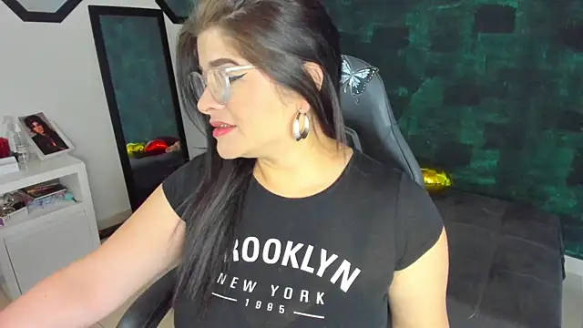 BellaFlaming online show from 13, 1, 2025