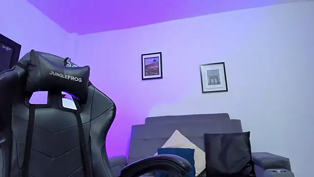 BellaFlaming online show from 11, 2, 2025