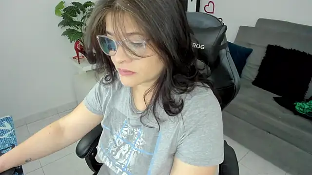 BellaFlaming online show from 17, 3, 2025