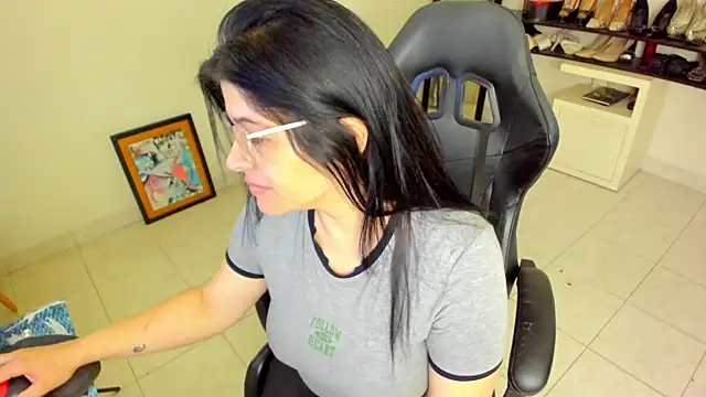 BellaFlaming online show from 17, 4, 2026