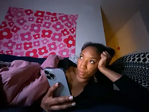 Iceblanca online show from 13, 10, 2025