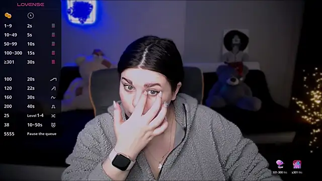 Emily Mo online show from 12, 1, 2025