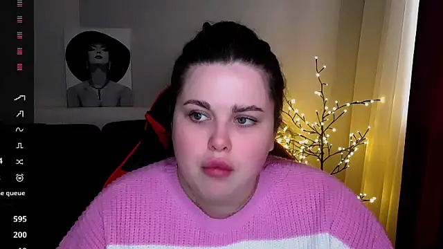 Emily Mo online show from 13, 2, 2025