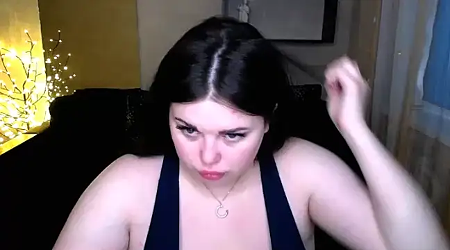 Emily Mo online show from 16, 3, 2025