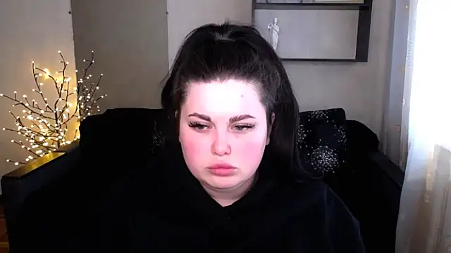 Emily Mo online show from 17, 3, 2025