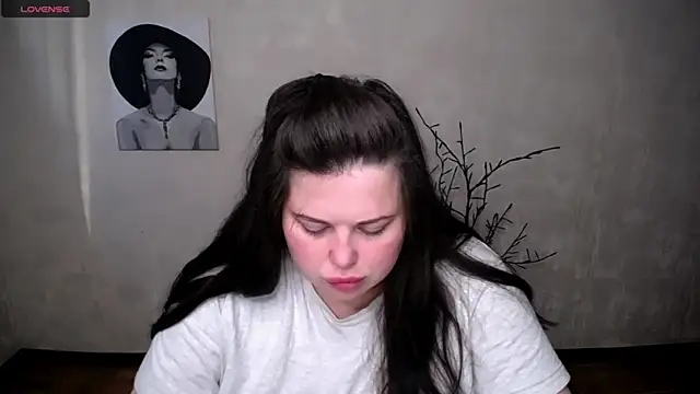 Emily Mo online show from 13, 9, 2025