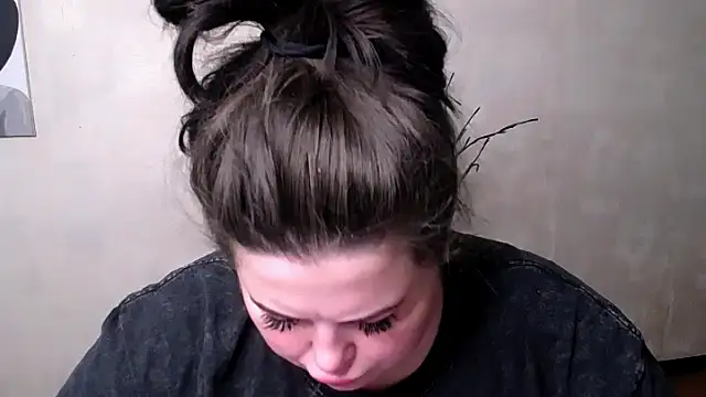 Emily Mo online show from 23, 9, 2025