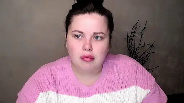 Emily Mo online show from 15, 11, 2025