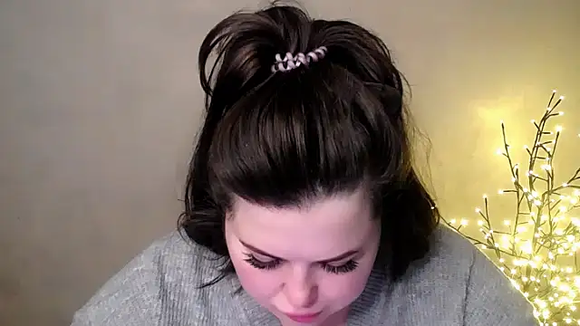 Emily Mo online show from 21, 11, 2025