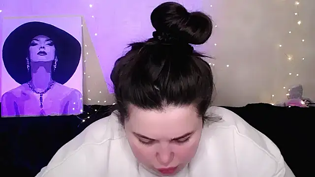 Emily Mo online show from 25, 2, 2026