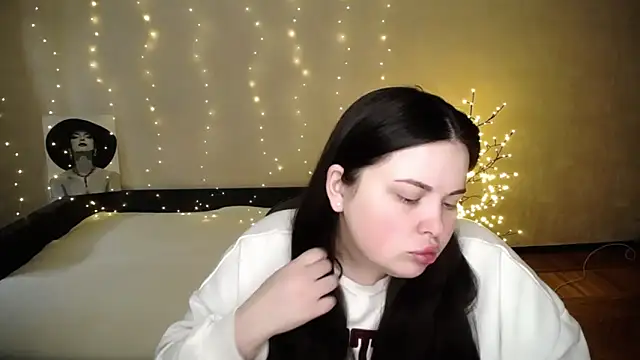 Emily Mo online show from 25, 3, 2026