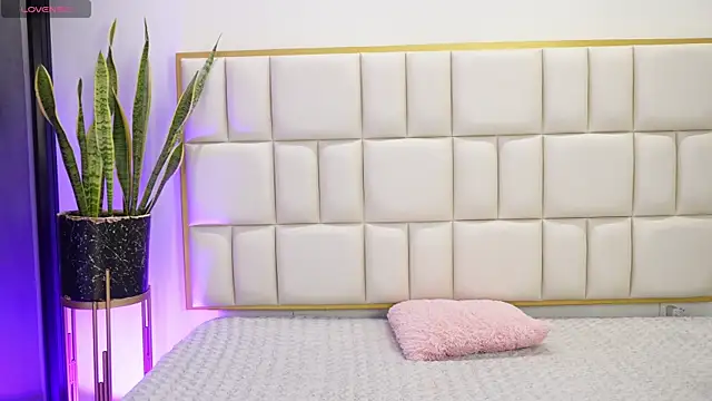 Anais aradia online show from 20, 12, 2025