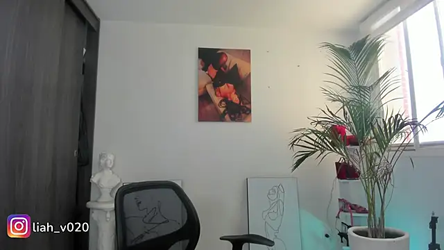 Snapshot of liah_v chatting on 22, 1, 2025 liah v online show from 22, 1, 2025