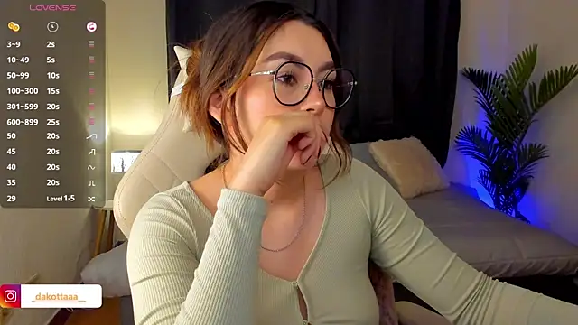 dakottaa  online show from 19, 9, 2025