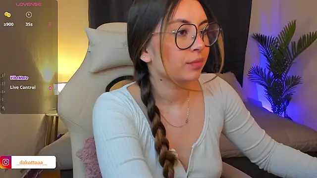 dakottaa  online show from 11, 2, 2026