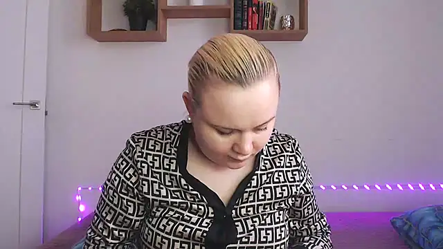 Karolina love  online show from 27, 2, 2026