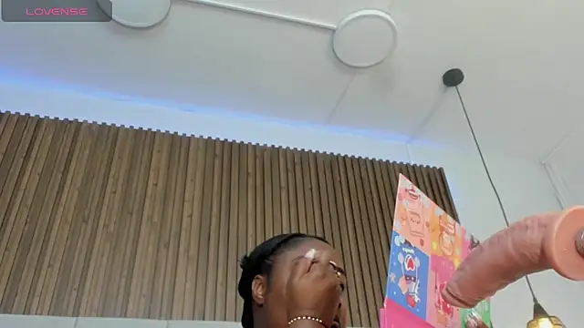 Saravy Blandon online show from 3, 10, 2025