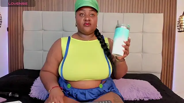 Saravy Blandon online show from 16, 10, 2025