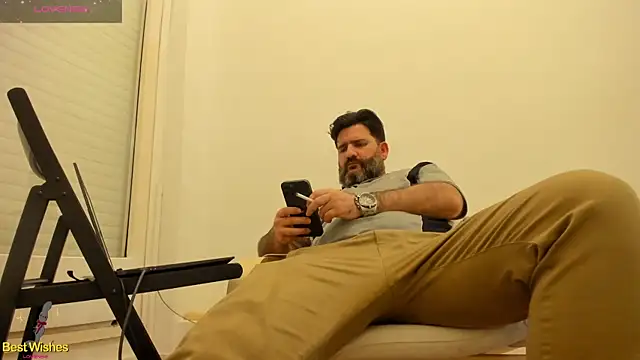 Snapshot of Maxi_TheBigDaddy chatting on 13, 1, 2025 Maxi TheBigDaddy online show from 13, 1, 2025