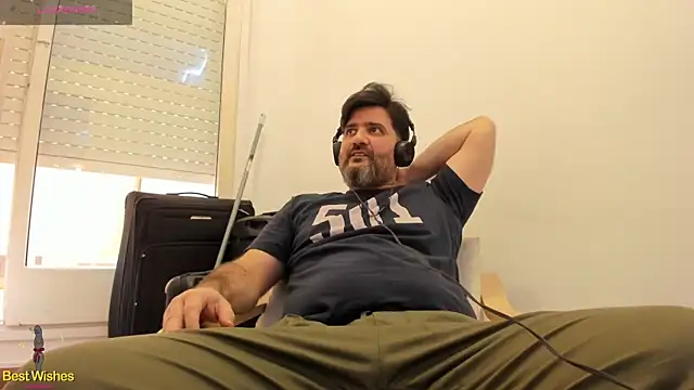 Snapshot of Maxi_TheBigDaddy chatting on 25, 1, 2025 Maxi TheBigDaddy online show from 25, 1, 2025