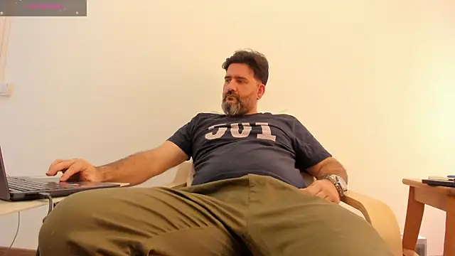 Snapshot of Maxi_TheBigDaddy chatting on 26, 1, 2025 Maxi TheBigDaddy online show from 26, 1, 2025