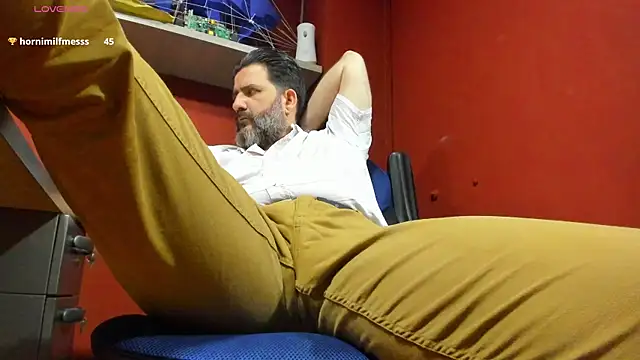 Snapshot of Maxi_TheBigDaddy chatting on 25, 2, 2025 Maxi TheBigDaddy online show from 25, 2, 2025