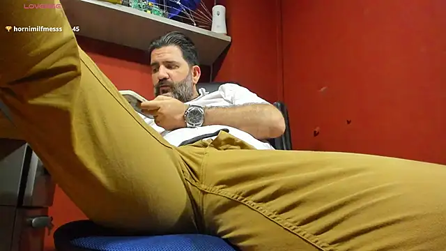 Snapshot of Maxi_TheBigDaddy chatting on 25, 2, 2025 Maxi TheBigDaddy online show from 25, 2, 2025