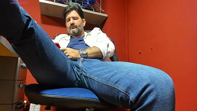 Snapshot of Maxi_TheBigDaddy chatting on 13, 3, 2025 Maxi TheBigDaddy online show from 13, 3, 2025